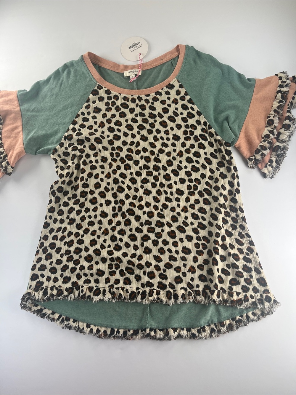 Umgee Leopard Print Raglan Top in Green & Peach Fringe Detail Sz S